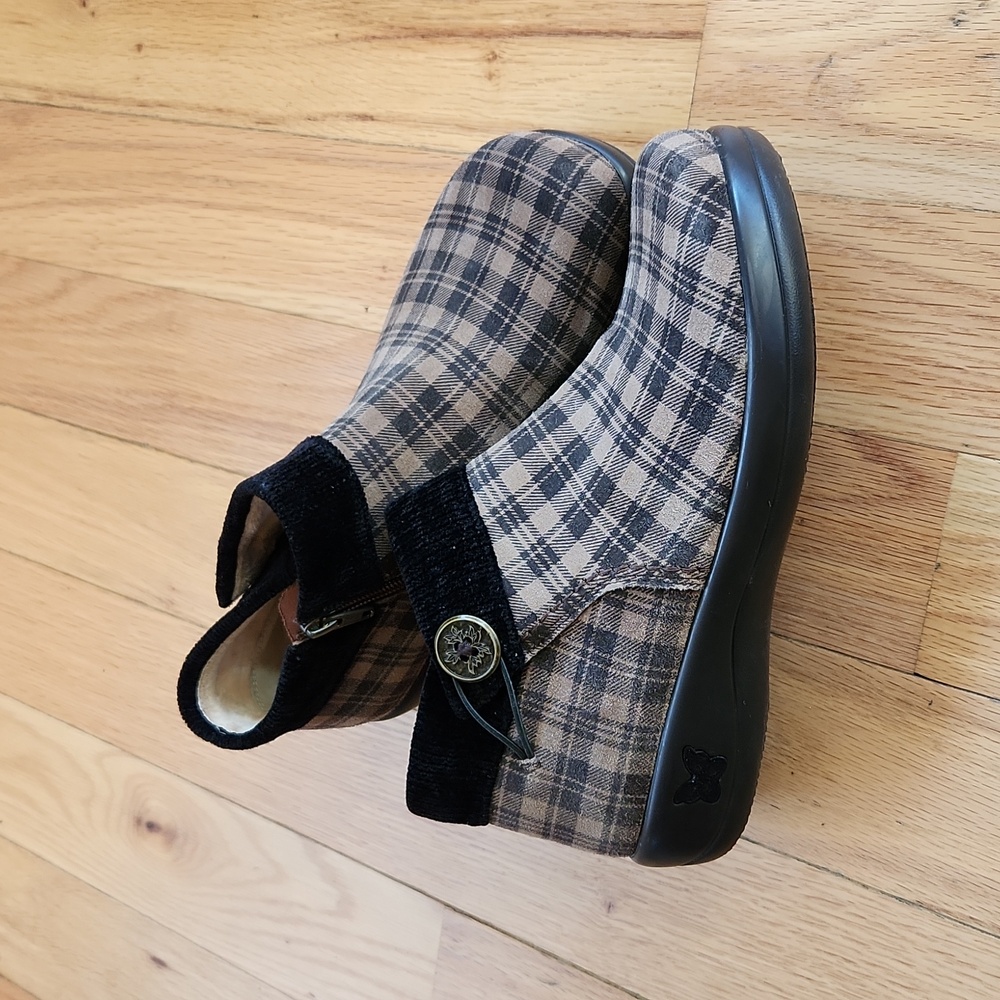 Alegria Sitka Ankle Boot